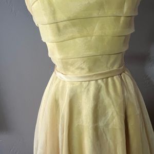 So beautiful back in the 50s style for me or Easter dress or summer dress.
